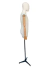 xintu-fabric-half-body-male-beech-arms-03-side.webp Stoff-Männchen-Halbfigur mit Holzarmen, Seitenansicht
