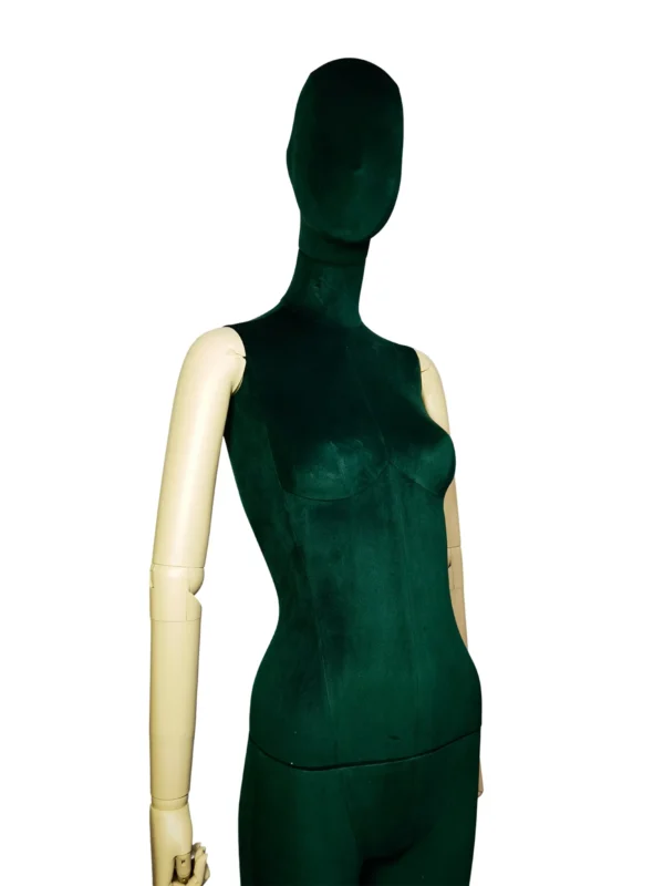 xintu-green-velvet-full-body-female-04-detail.webp Green Velvet Female Full-Body Mannequin with White Arms, close-up detail