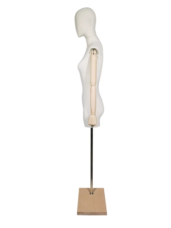 xintu-linen-half-body-female-square-wood-base-03-side.webp 亞麻質女款半身模特,木製手臂,方形木質底座,側面視角