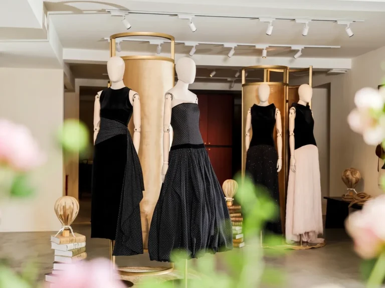 Custom fabric-covered mannequins for an haute couture retail display – XINTU case study