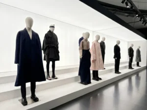 Custom fabric-covered mannequins for a flagship fashion store display – XINTU case study