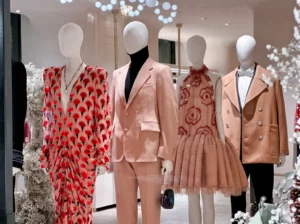 Custom fabric-covered mannequins for a couture retail display – XINTU case study