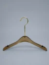 jy08-385x23-womens-hanger-04.webp Rounded-Shoulder Acrylic Hanger for Women