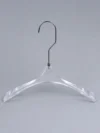 Appendiabiti in acrilico a collo extra-alto per donna