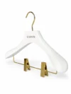 xintu-matte-white-beech-womens-hanger-clips-02-v3.webp Appendiabiti da donna a spalla larga in faggio bianco opaco con clip