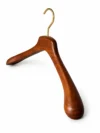 xintu-walnut-oil-mens-hanger-02-v3.webp North American Walnut Men’s Hanger, Wax-Oil Finish