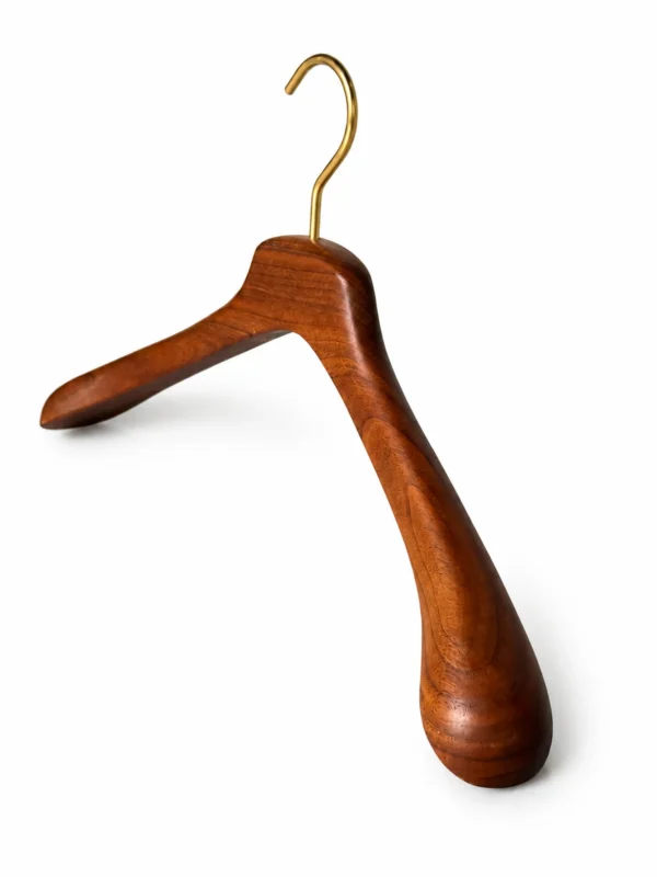 xintu-walnut-oil-mens-hanger-02-v3.webp North American Walnut Men’s Hanger, Wax-Oil Finish