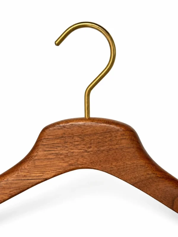 xintu-walnut-oil-mens-hanger-03-v3.webp North American Walnut Men’s Hanger, Wax-Oil Finish